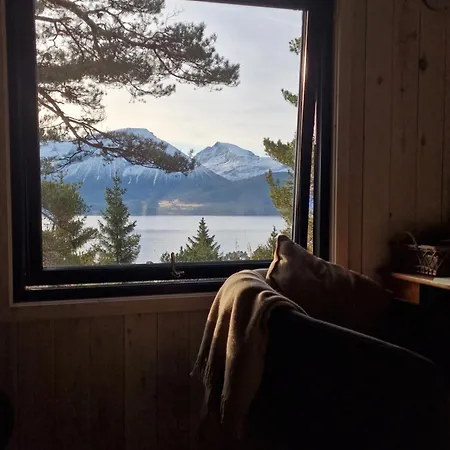 Ferienhaus Romantic Off-grid With Fjord & Mountain Views *