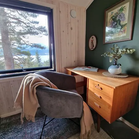 Romantic Off-grid With Fjord & Mountain Views Ålesund