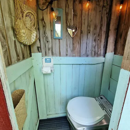 Romantic Off-grid With Fjord & Mountain Views Ferienhaus Ålesund