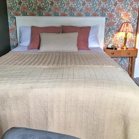 Romantic Off-grid With Fjord & Mountain Views Tatil Evi Ålesund