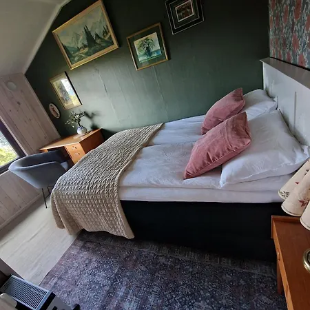 Romantic Off-grid With Fjord & Mountain Views Ålesund