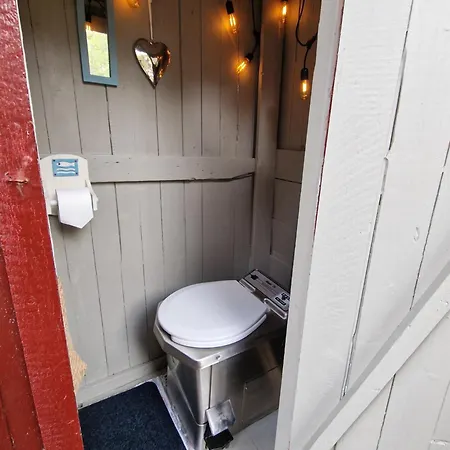 Romantic Off-grid With Fjord & Mountain Views * Ålesund