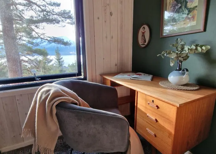 Privat Cosy Off-grid With Fjord View Near 奥勒松